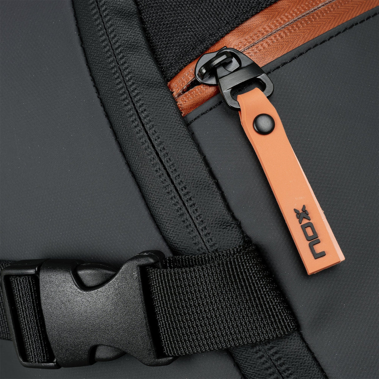 MOCHILA RAQUETEIRA BEACH TENNIS PADEL OPEN SERIES NOX MARROM